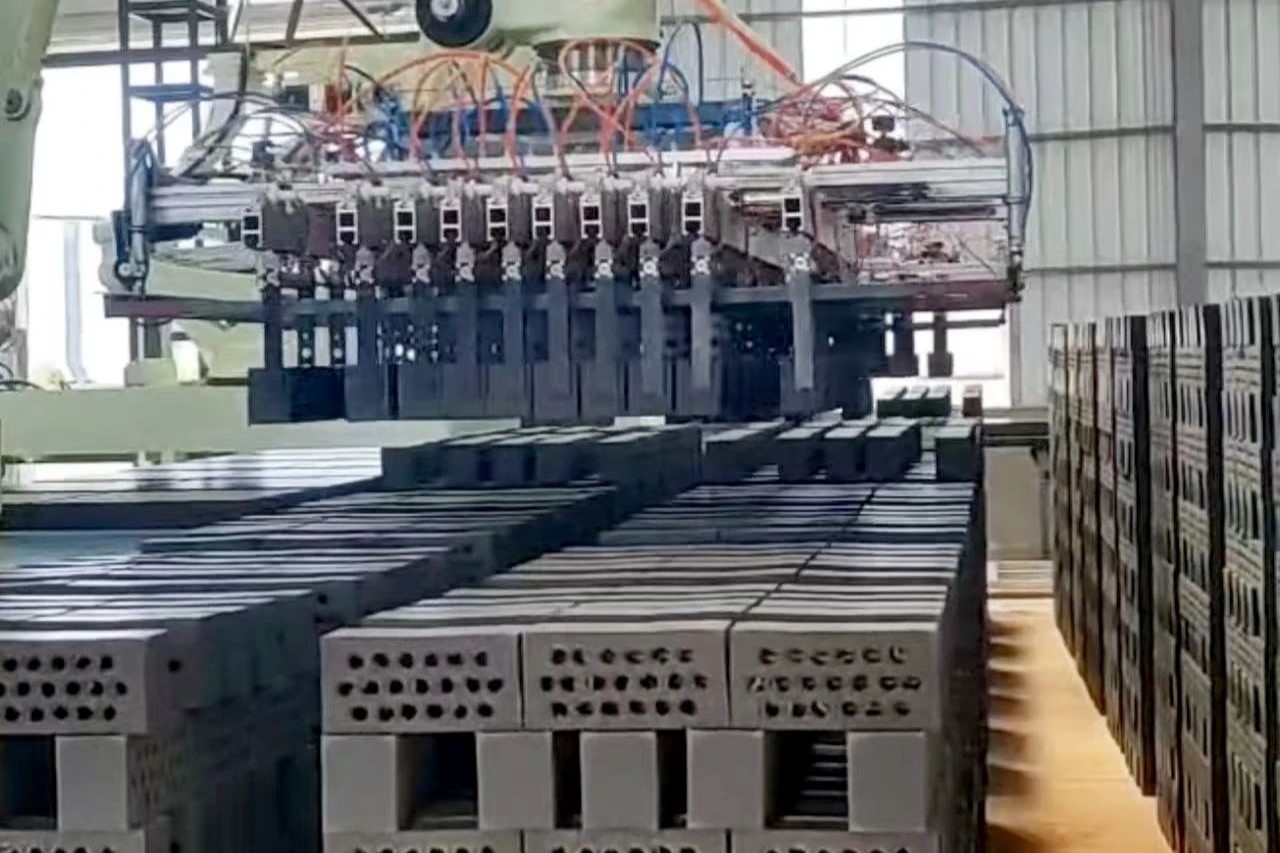 寧夏煤業(yè)生態(tài)優(yōu)先讓“煤矸石”變“環(huán)保磚”