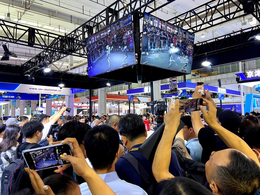 在北京，見證一場機器人的“狂歡”