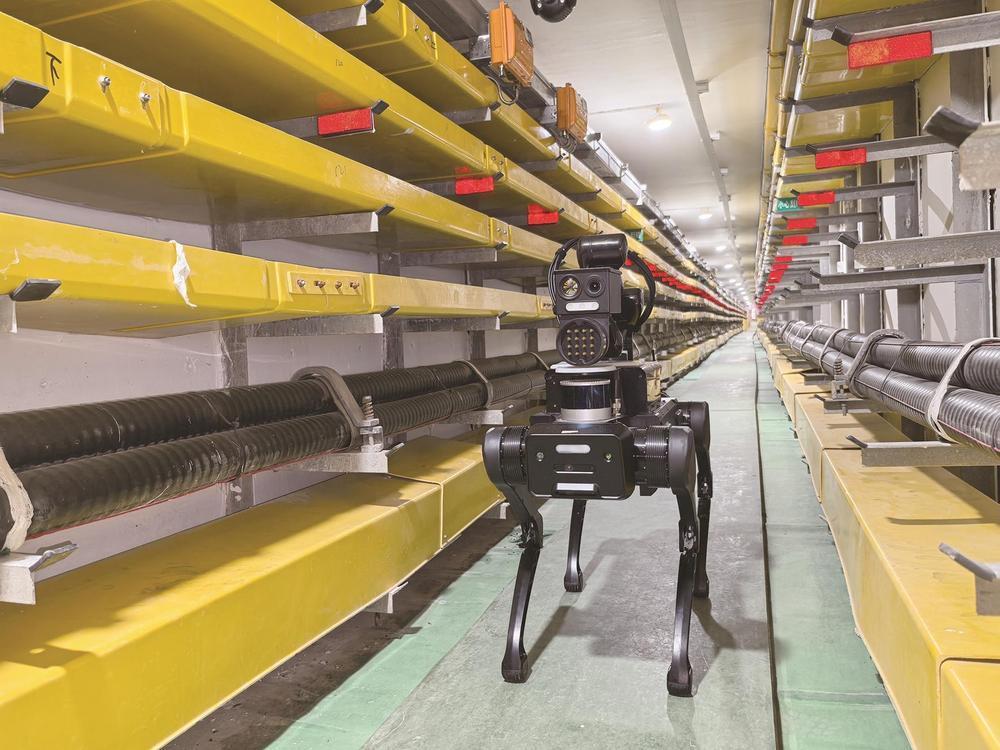 冀北地區(qū)電纜隧道內(nèi)首次應(yīng)用四足式機器人開展智能化、無人化巡檢