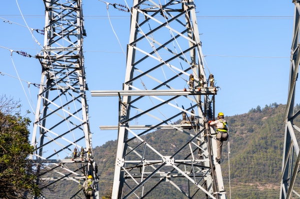 國網(wǎng)臺州市黃巖區(qū)供電公司：電網(wǎng)建設(shè)再優(yōu)化 和合聚力強(qiáng)勁能